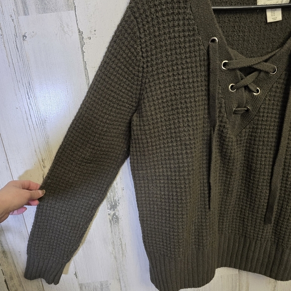 Ruby moon knit Lace-Up Sweater women's size medium - Picture 3 of 9